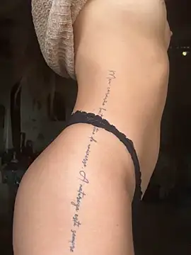 Snapshot of amy_gata chatting on October 26, 8:42 am amy gata online show from October 26, 8:42 am