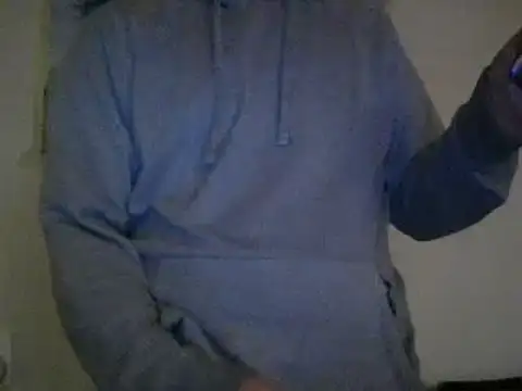 Snapshot of JohnDoe7586 chatting on December 17, 12:23 am JohnDoe7586 online show from December 17, 12:23 am