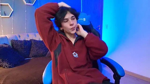 Luke Howland online show from December 19, 8:13 pm