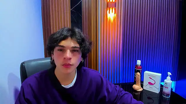 Luke Howland online show from January 24, 8:22 pm