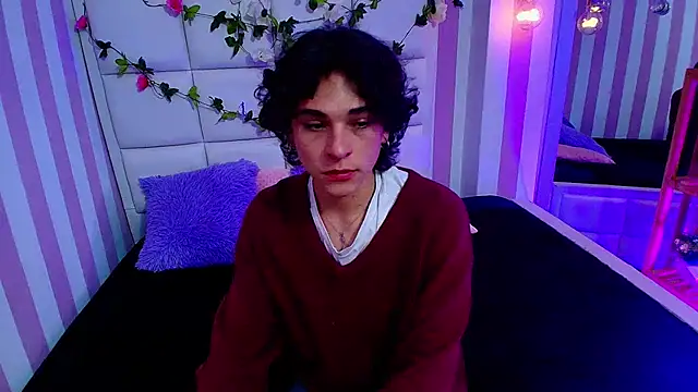 Luke Howland online show from January 30, 12:07 am