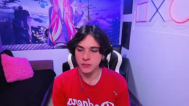 Luke Howland online show from January 30, 8:31 pm