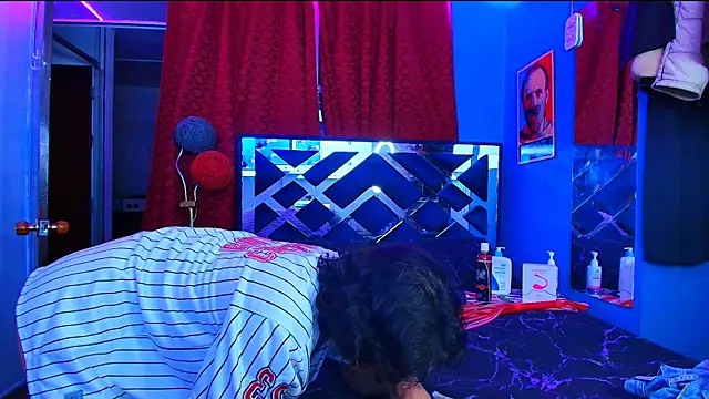 Luke Howland online show from March 1, 3:32 am