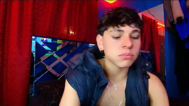 Luke Howland online show from September 18, 11:51 pm