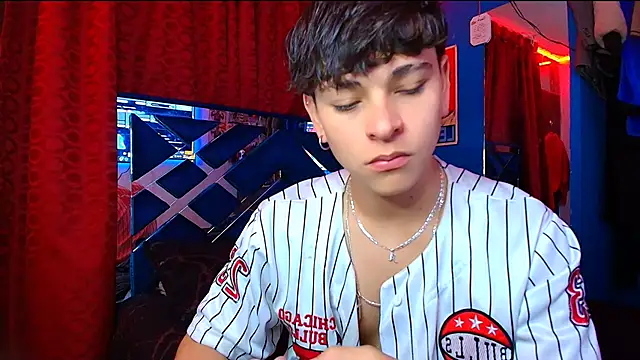 Luke Howland online show from October 1, 11:33 pm