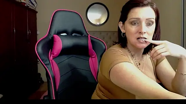 Carol Scottt online show from January 25, 7:39 pm