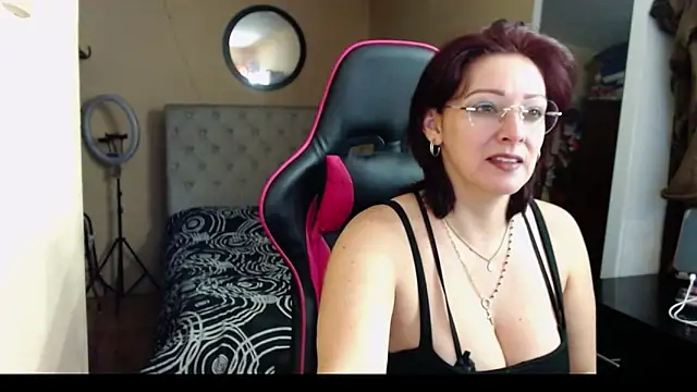 Carol Scottt online show from March 10, 10:26 am