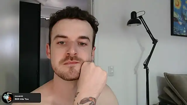 Snapshot of sexxxsutra chatting on March 4, 8:05 pm sexxxsutra online show from March 4, 8:05 pm