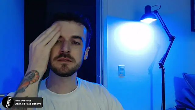 Snapshot of sexxxsutra chatting on March 10, 10:24 pm sexxxsutra online show from March 10, 10:24 pm