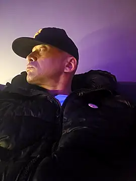 McdyllanXX online show from March 18, 9:43 pm