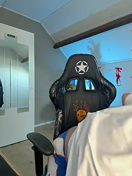 CarolaDrago online show from March 2, 1:38 pm