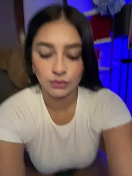 Snapshot of sarasoto_1 chatting on February 8, 9:15 pm sarasoto 1 online show from February 8, 9:15 pm