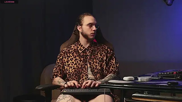 pleasure8869 online show from January 15, 4:57 am