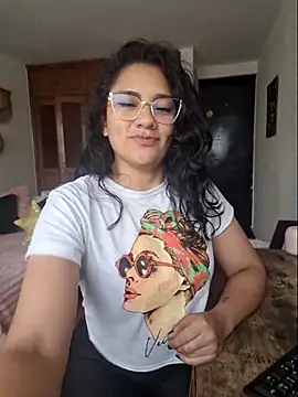 Thaliacooper  online show from September 11, 5:35 pm