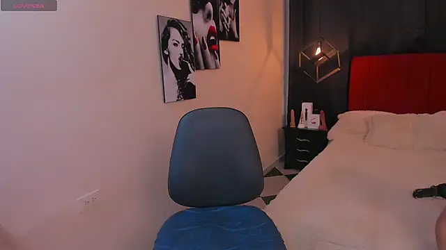 Megan Do Santos online show from February 8, 8:21 pm