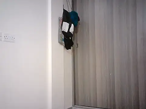 Snapshot of Star_Tower chatting on December 13, 8:04 pm Star Tower online show from December 13, 8:04 pm