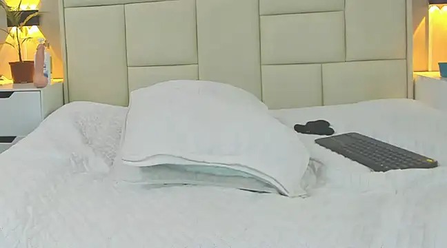 Snapshot of angel_adamx chatting on February 8, 9:13 am angel adamx online show from February 8, 9:13 am