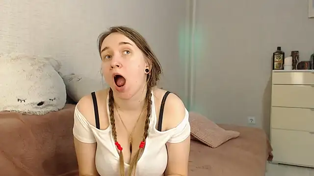 lovely hayley online show from December 6, 11:57 pm