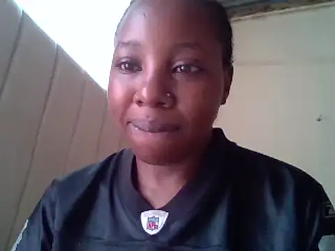 Snapshot of Queen_loveer chatting on March 15, 9:09 am Queen loveer online show from March 15, 9:09 am