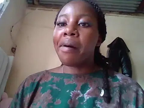 Snapshot of Queen_loveer chatting on November 23, 8:47 am Queen loveer online show from November 23, 8:47 am