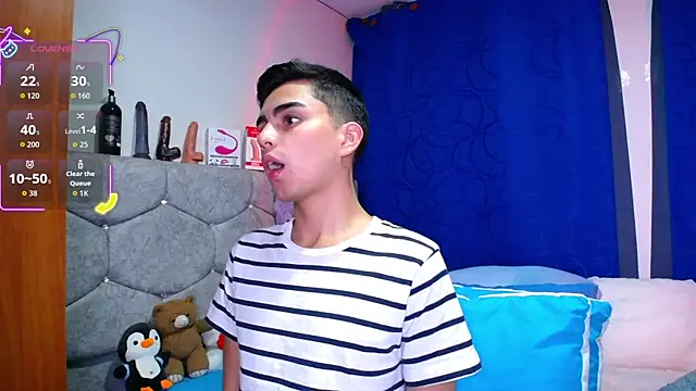 OwenBluee online show from September 15, 10:32 pm