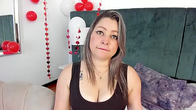 PandoraB  online show from February 28, 5:26 pm