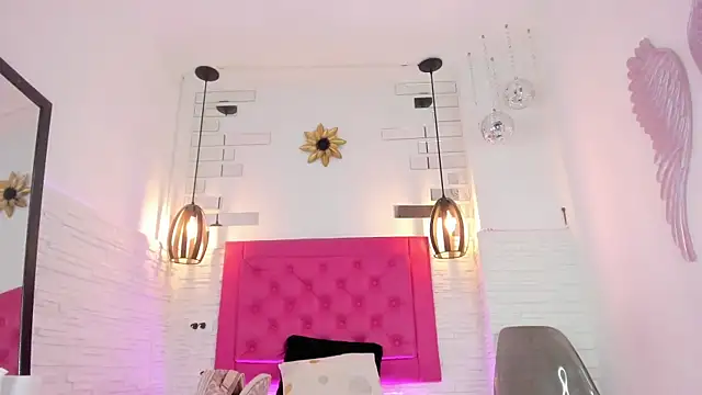 mia six66 online show from March 16, 11:05 am