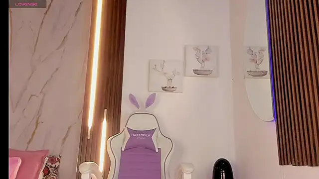 mia six66 online show from September 16, 12:06 pm