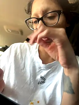 myloveforyouu online show from September 28, 11:21 pm