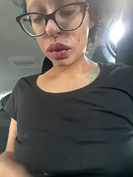 myloveforyouu online show from October 9, 4:38 pm