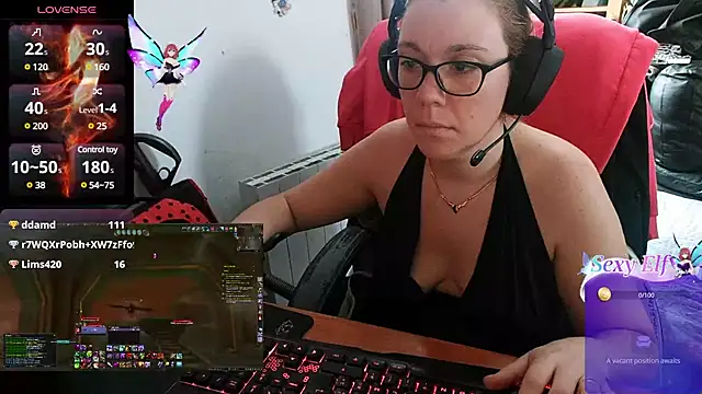 Snapshot of lili-hot-77 chatting on February 12, 11:29 am lili-hot-77 online show from February 12, 11:29 am