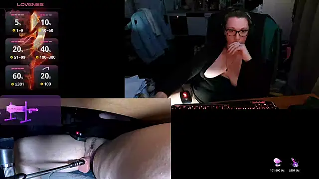 Snapshot of lili-hot-77 chatting on November 13, 7:46 pm lili-hot-77 online show from November 13, 7:46 pm