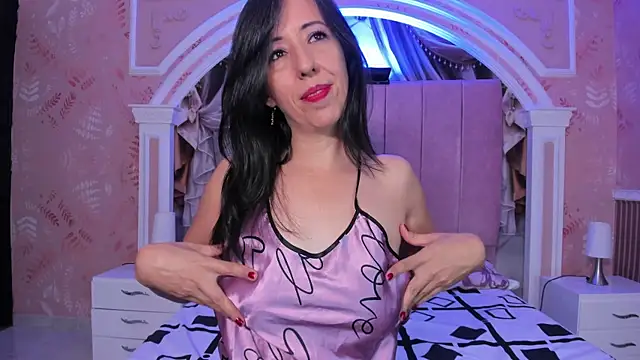 Snapshot of Bonnie__milf chatting on January 26, 2:30 pm Bonnie milf online show from January 26, 2:30 pm