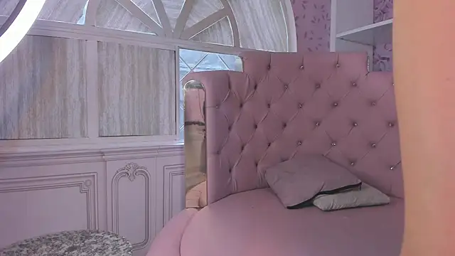 Snapshot of Bonnie__milf chatting on March 18, 1:53 pm Bonnie milf online show from March 18, 1:53 pm