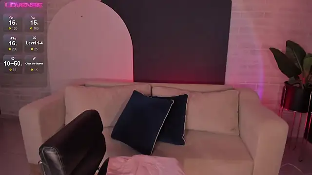 Snapshot of MariaHerrera_ chatting on March 6, 6:19 am MariaHerrera online show from March 6, 6:19 am