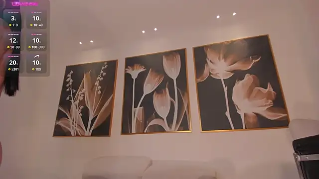 Snapshot of MariaHerrera_ chatting on March 8, 8:33 am MariaHerrera online show from March 8, 8:33 am