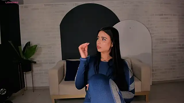 Snapshot of MariaHerrera_ chatting on March 17, 5:23 am MariaHerrera online show from March 17, 5:23 am