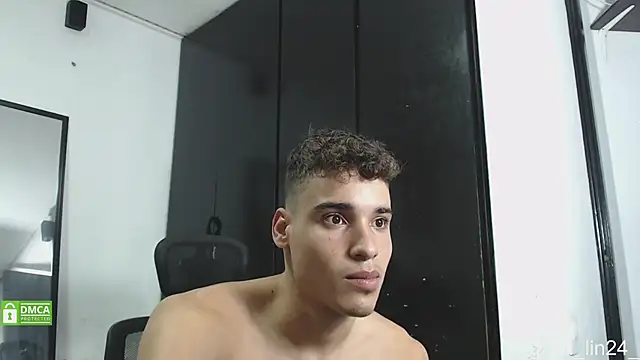 Snapshot of Babylin77 chatting on December 19, 2:23 am Babylin77 online show from December 19, 2:23 am