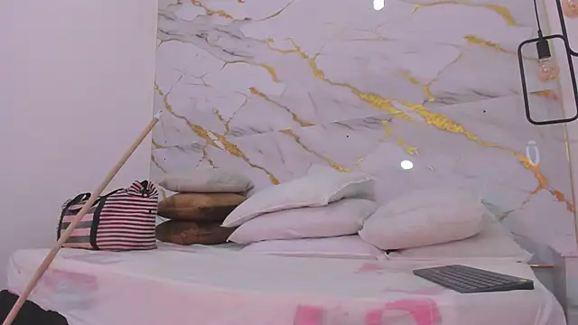 penelope handaos online show from February 3, 7:18 am