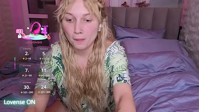 GoodGirl0024 online show from February 25, 8:19 pm