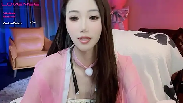 Snapshot of JoooJo_ chatting on February 19, 8:20 pm JoooJo online show from February 19, 8:20 pm