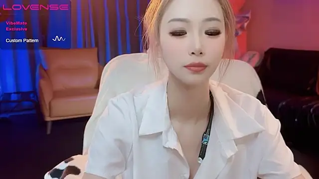 Snapshot of JoooJo_ chatting on March 8, 8:57 pm JoooJo online show from March 8, 8:57 pm