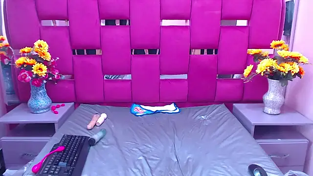 Snapshot of Lya_Anal chatting on January 8, 9:00 am Lya Anal online show from January 8, 9:00 am