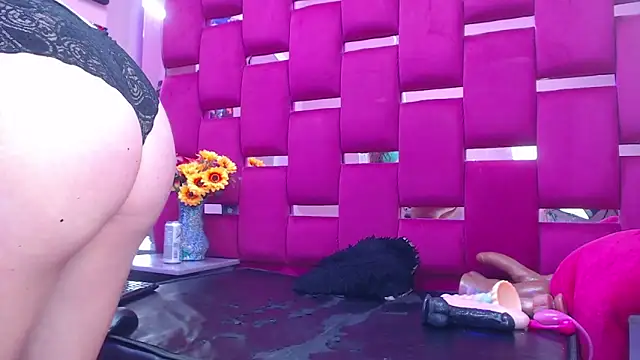 Snapshot of Lya_Anal chatting on October 20, 8:20 pm Lya Anal online show from October 20, 8:20 pm