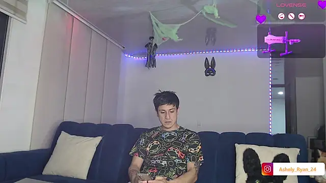 ashely ryan24 online show from October 6, 12:19 am