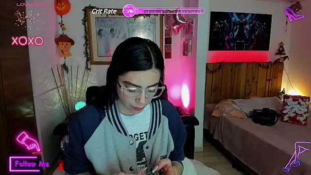 LauGrayJ online show from March 4, 9:18 am