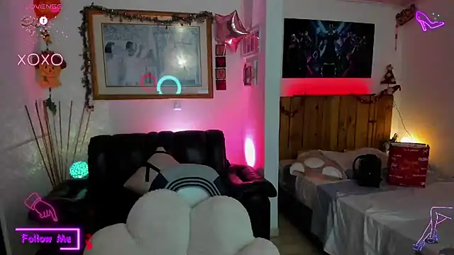 LauGrayJ online show from March 9, 6:28 am