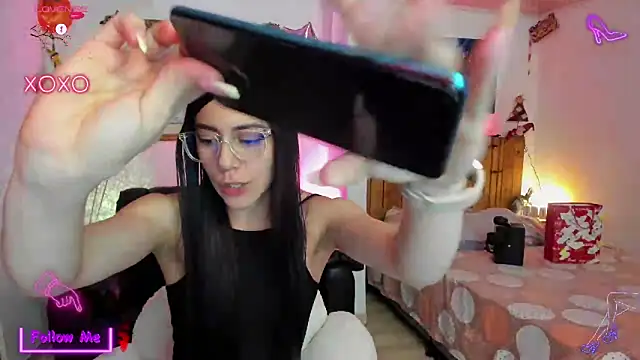 LauGrayJ online show from March 11, 2:54 am