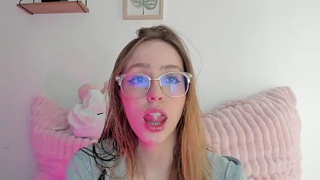 Snapshot of SofiaGc chatting on January 31, 3:52 am SofiaGc online show from January 31, 3:52 am