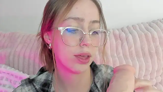 Snapshot of SofiaGc chatting on February 1, 3:41 am SofiaGc online show from February 1, 3:41 am